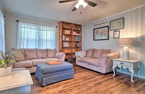 Dahlonega Casa | Wine Country Retreat with Fire Pit and Sunroom!
