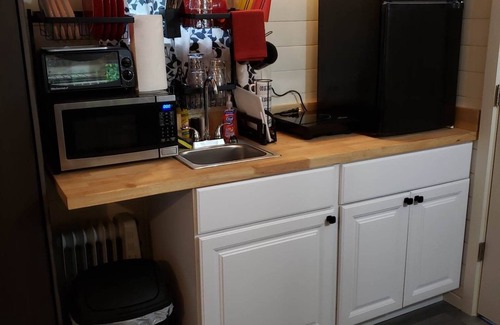 Salem Casa | Wine Country Tiny Home - Only 25 Dollar Cleaning Fee