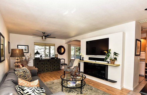 Rohnert Park Condominio | Wine Country Townhouse with Golf Course View!
