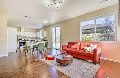 Healdsburg Casa | Wine Country Vacation Home w/ Fireplace!