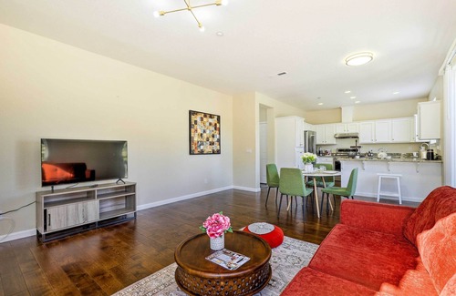 Healdsburg Casa | Wine Country Vacation Home w/ Fireplace!