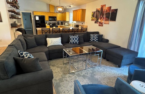 Paso Robles Villa | Wine Country Villa -- 9 bedroom, 4 bath, Sleeps 25+