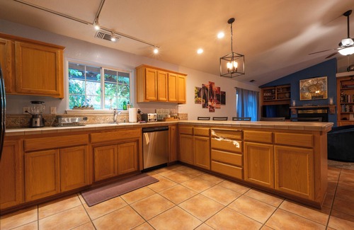 Paso Robles Villa | Wine Country Villa -- 9 bedroom, 4 bath, Sleeps 25+