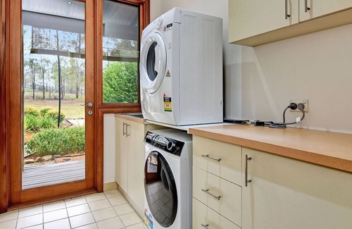 North Rothbury Casa | Wine, Dine and Relax - Central to Vineyards and Wedding Venues