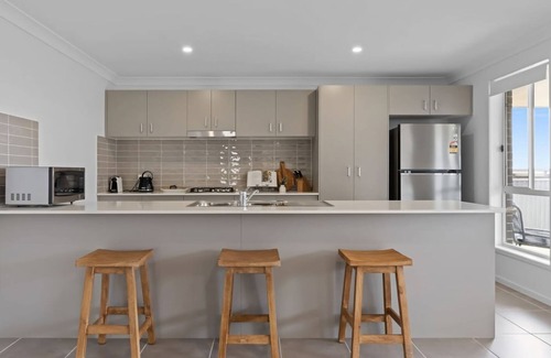 Cessnock Casa | Wine Down 700m walk to Cessnock CBD