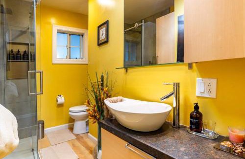 Hayward Casa | Wine Waves & Comfort 2BR Bay Area Beauty