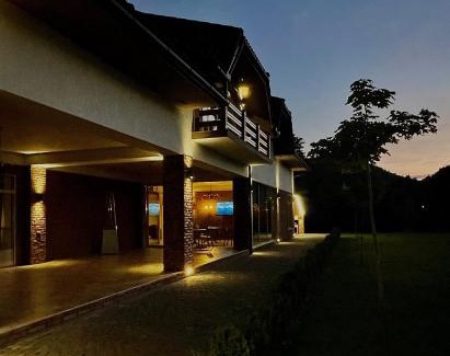 Serednye Hotel | WineGarden