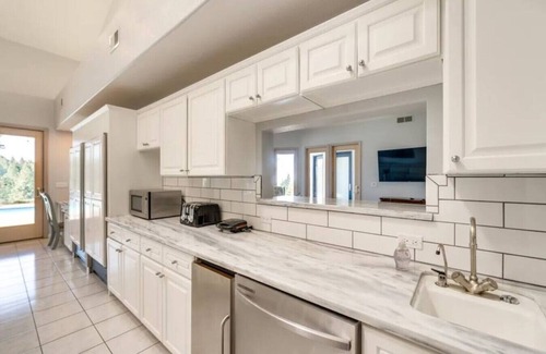 Placerville Casa | Wineries-Close to Tahoe-Pool-Apple Mountain Golf