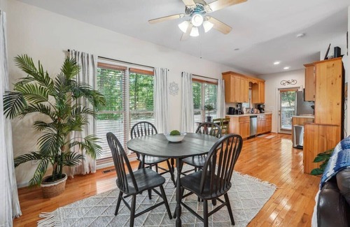 Dahlonega Cabina | Wineries/Grt WiFi/Min to Dahlonega/Slps 6