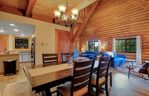 Cottonwood Cabina | Winery Guest House : Rest & Wine!