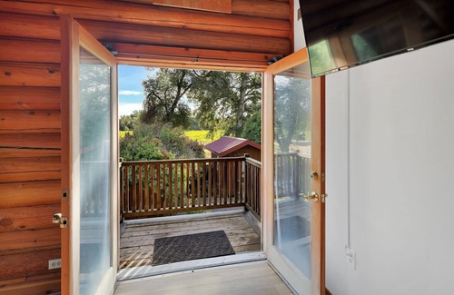 Cottonwood Cabina | Winery Guest House : Rest & Wine!
