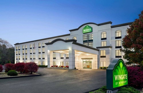 Bridgeport Hotel | Wingate by Wyndham Bridgeport WV