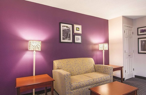 Dock Junction Hotel | Wingate by Wyndham Brunswick GA / I-95