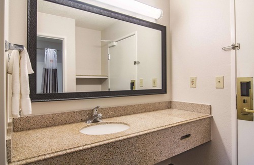 Dock Junction Hotel | Wingate by Wyndham Brunswick GA / I-95