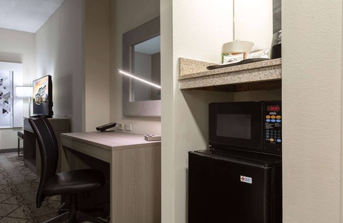 Concord Hotel | Wingate by Wyndham Charlotte Speedway/Concord