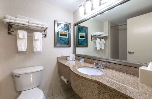 Concord Hotel | Wingate by Wyndham Charlotte Speedway/Concord