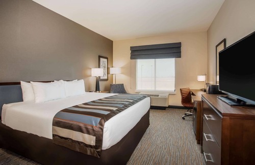 Dupont Hotel | Wingate by Wyndham Denver Airport