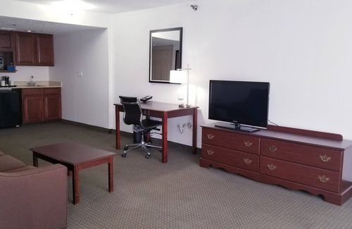 Wayne Hotel | Wingate by Wyndham Indianapolis Airport-Rockville Rd.