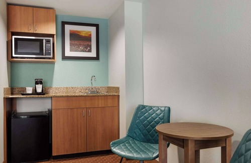 Jeffersontown Hotel | Wingate by Wyndham Louisville East
