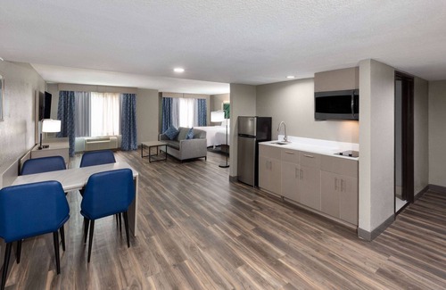 Sulphur Hotel | Wingate by Wyndham Sulphur Near Lake Charles