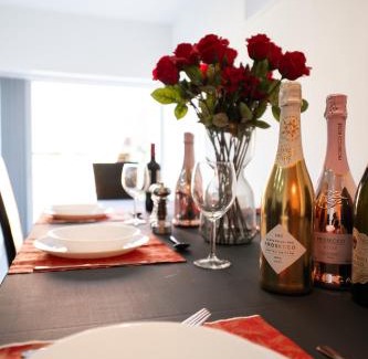 Fenham Casa | Wingrove 5 Bdrm Large House Free Parking and Wifi