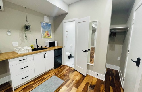 Wexford Casa | "Winnie The Pooh" Cozy Solo Studio Toronto