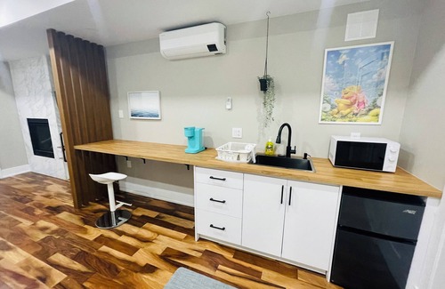 Wexford Casa | "Winnie The Pooh" Cozy Solo Studio Toronto