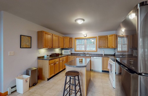 Moultonborough Casa | Winnipesaukee Lake Home for 12 with Large Sand Beach