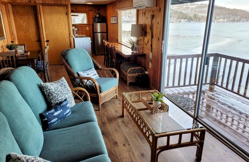 Laconia Cabina | Winnipesaukee Lakefront Cabin w/ Private Dock Slip