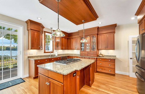 Moultonborough Casa | Winnipesaukee Luxury Home for 14 Prime Location LABOR DAY WEEK SPECIAL