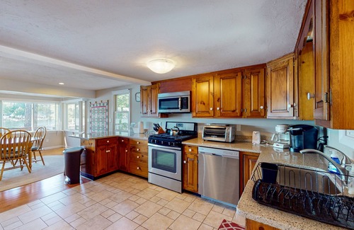 Meredith Casa | Winnipesaukee Waterfront in Meredith for 10