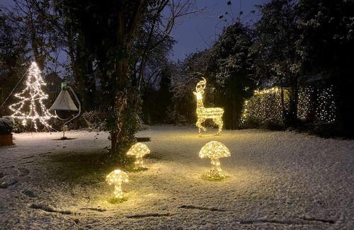 Huyton Casa | Winter Escape with heated pool