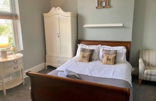 Huyton Casa | Winter Escape with heated pool