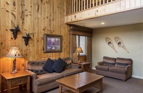 Banner Elk Complejo | Winter get-away in charming 2-bedroom loft in beautiful Banner Elk.