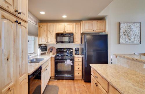 Rendezvous Casa | Winter Park Chalet with Hot Tub and Free Shuttle!
