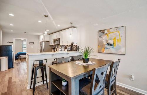 Washington Ave./ Memorial Park Casa | Winter Retreat 3b 3ba Huge backyard Mins from Downtown