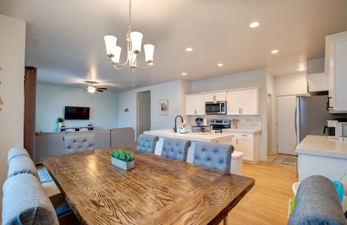 American Fork Casa | FALL SPECIAL! Large Fenced Yard & Mtn Views!