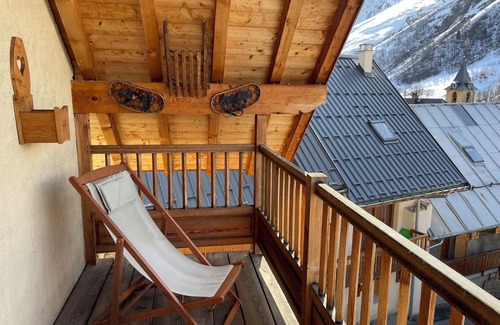 Saint-Sorlin-d'Arves Apartamento | Winter/summer resort apartment for 6 people 55m² with fireplace and private garage