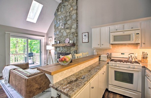 Treeloft Cabaña | Wintergreen Resort Home w/ 2 Decks + Ski Access!