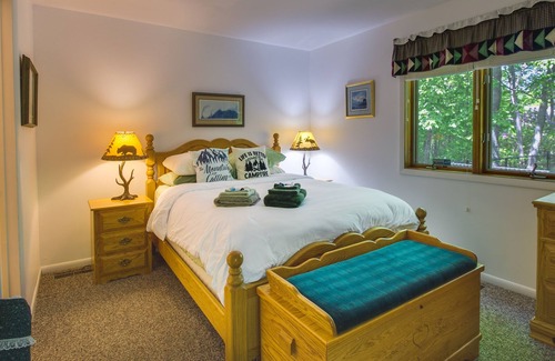 Chestnut Springs Cabaña | Wintergreen Resort Home With Deck + Fire Pit!