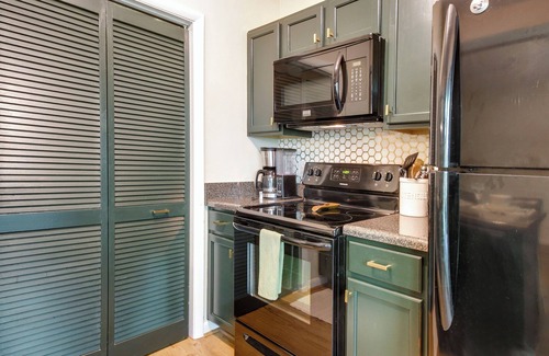 Wintergreen Condominio | Wintergreen Resort Condo w/ Deck, 0.3 Mi to Slopes