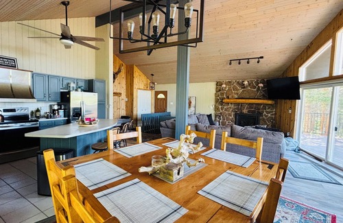 Winter Park Highlands Casa | CHALET DE MONTAÑA DE 3 DORMITORIOS (con capacidad para 10) NIDADO EN EL BOSQUE !!!