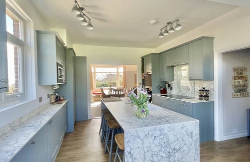 Ramsgate Casa | Winterstoke View, Family and dog Friendly Beach Retreat