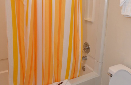 Barnwell Hotel | Winton Inn & Suites