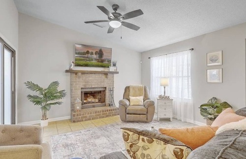 Ladson Casa | Wintrop · Fun Fresh Stay! Charleston, Beaches & Summerville!