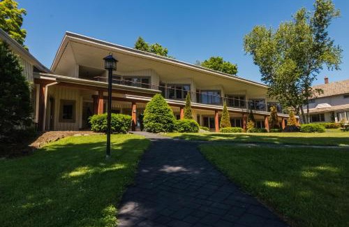 Windham Hotel | Winwood Condominiums by Windham Mountain Club