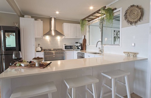 Conjola Park Casa | Waterfront holiday home, perfect for skiing, fishing or kayaking!