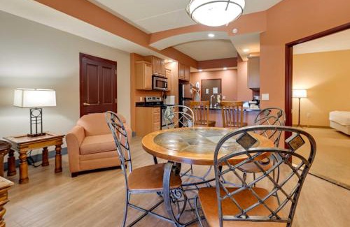 Wisconsin Dells Apartamento | Wisconsin Dells Resort Condo with 2 Fireplaces