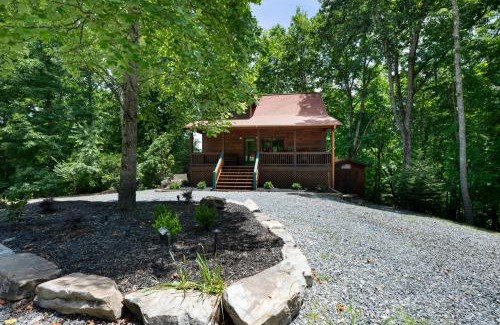 Morganton Casa | Wise Mountain Hideaway - Pet Friendly Cabin