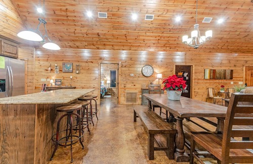Hochatown Casa | "Wish You Were Here", Where Luxury & Location Meet - 5bd, 3ba